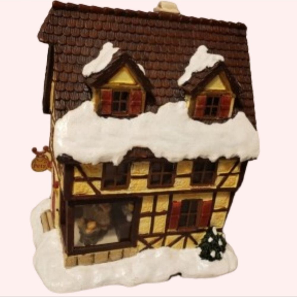 Berta Hummel "Furry Friends Pet Shoppe" 2003 Hawthorne Village